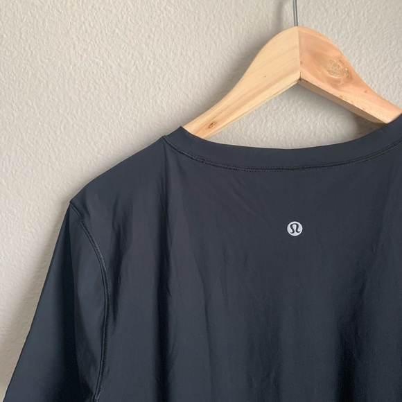 Lululemon Workout Top - Picture 4 of 4